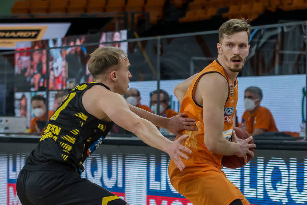 上向球队传 上向球队传