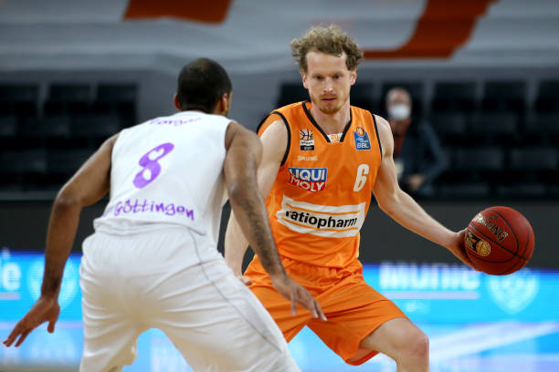 使得他们在 使得他们在