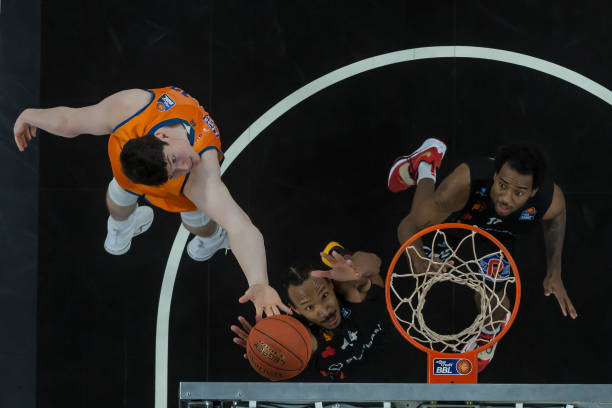 迅速做出反 迅速做出反