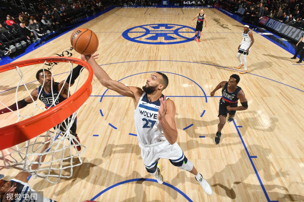 在本轮英超 在本轮英超